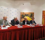 Fernando Ónega, o delegado da Xunta, José Ramón Ónega, Manuel Mandianes e Sergio Sauca, na presentación.