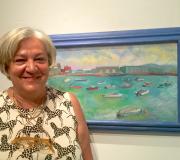 1. Pepa Domingo cunha das súas obras.