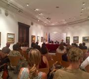 3. A mesa de presentación con parte do público que asistiu ao acto na Casa entre o que se atopaban numerosas personalidades do ámbito académico.