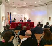 3. A mesa con parte dos asistentes que acudiron á Casa.