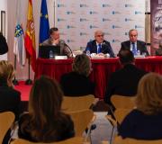 3. A mesa con parte do público que asistiu á presentación do I Congreso sobre S. Martín de Tours que se realizará en Ourense a próxima semana.