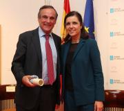 Pilar Rojo entregou o diploma a Argimiro Vázquez.
