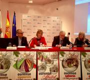 3. De esq. a dereita, o alcalde de Ourense Vázquez Abad, a directora de Turismo Nava Castro, a concelleira de Viveirro Marisol Rey e o delegado da Xunta en Madrid José Ramón Ónega.