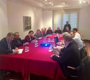 1. Os representantes das diferentes institucións na reunión de traballo.