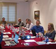 Reunión para organizar a colaboración na tecnoloxía M-Trap, con Miguel Abal (ao fondo) e Rafael López (4º pola dcha.).