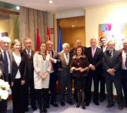 Membros do Comité estratéxico de Asomega, no que se acha o delegado da Xunta en Madrid, José Ramón Ónega, primeiro pola esquerda, acompañado da súa muller.