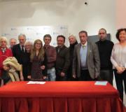 O delegado da Xunta, José Ramón Ónega, 1º pola dta., cos relatores -Cándido Conde-Pumpido, Vicente Araguas e Carmen Pena- e algúns dos rapsodas que interviñeron na homenaxe.
