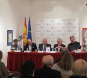 Un momento da presentación da novela de Manuel E. López, con público.