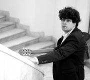 El guitarrista Samuel Diz rinde homenaje al&nbsp;director y&nbsp;fundador de la&nbsp;Orquesta Ibérica de Madrid, Germán Lago, en los 50 años de&nbsp;su faleccimiento.
