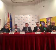 2. Na mesa de esquerda a dereita, Luís Perezagua, Vicente Araguas, Ramón Jiménez, Silvio Martínez e Basilio R. Cañada.