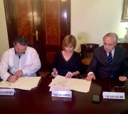 1. De esquerda a dereita Fernando Olivera Rocha, secretario de turismo do estado de Guanajuato; a directora de Turismo de la Xunta, Nava Castro e José Ramón Ónega, delegado da Xunta en Madrid.