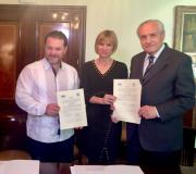 2. Tras asinar, Fernando Olivera, secretario do estado de Turismo de Guanajuato; a directora de Turismo da Xunta, Nava Castro e José Ramón Ónega,delegado da Xunta en Madrid.