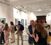 4. A Sala A con parte do público que asistiu á inauguración da mostra de Marinela Fontoira.