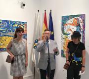 2. O coordinador de Actividades da Casa no acto de presentación coa escritora Goretti Irisarri (izqda) e a pintora Teresa Irisarri.