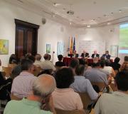 Un momento da celebración da mesa redonda, á que asistiu numeroso público.