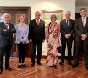 6. Instantes antes da presentación e tras a breve reunión mantida nas instalacións da Casa, na imaxe, de esquerda a dereita, Rosendo Fdez. de INORDE, a directora de promoción de Turismo de Galicia Carmen Pita, o delegado da Xunta J.R. Ónega, a directora de Turismo Nava Castro, o deputado por Lugo Joaquín Díez e Javier Díaz Trisac xerente de Área Comercial e Atención ao Cliente de RENFE.