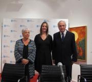 A concelleira de Cultura e Turismo de Lugo, Carmen Basadre, a alcaldesa de Lugo, Lara Méndez, e o delegado da Xunta, José Ramón Ónega, antes de comezar a presentación.