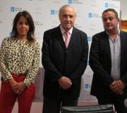 O delegado da Xunta, José Ramón Ónega, a directora-xerente de Summum Delicatessen, Elena Pérez, e o creador de Gran Reserva Galega, Rafael Enrique, antes de comezar a presentación.