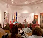 3. A mesa cos intervenientes na presentación e parte do público que asistiu ao acto de presentación do último libro de Araguas.