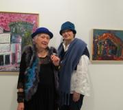 As artistas plásticas Conchita (Concetta) Montenegro e Luisa Paz ante senllas obras súas.