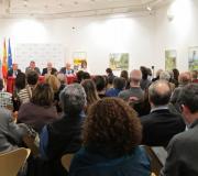 Os asistentes seguiron con atención o debate sobre a humanización da asistencia sanitaria. jpg