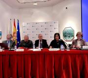 2. Na mesa, de esquerda a dereita Gabriel Tirapu, Javier Prado, o delegado da Xunta José Ramón Ónega, Rosalía Serrano Velasco e Maria Teresa Salinero.