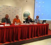 O delegado da Xunta en Madrid, José Ramón Ónega, intervén en clausúraa das Xornadas, xunto a directivos das  EFA.