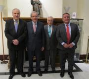 O delegado da Xunta, José Ramón Ónega, e os doutores Francisco Ruza, Miguel Carrero e Julio Ancochea, no "hall" da Casa.jpg