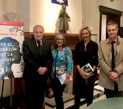 1. Presentación da novela de Milagros Frías. De esquerda a dereita, o delegado da Xunta José Ramón Ónega, a autora Milagros Frías, a xornalista e escritora Marta Robles, e o editor Miguel Ángel Matellanes.