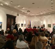 5. A mesa cos intervenientes na presentación, con parte do público que asistiu ao acto a Delegación da Xunta en Madrid.
