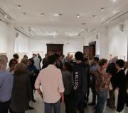 Público na Sala A gozando da exposición tras a súa inauguración.