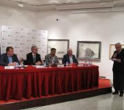 O delegado dea Xunta, José Ramón Ónega, ante os directivos de FREMSS, dando a benvida á presentación.