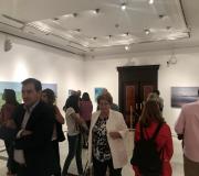 4. A sala A con parte do público que asistiu á inauguración da mostra A MIRADA EXTENSA.