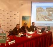 2. Na mesa, o autor Moncho Rouco, o coordinador de actos da Casa Ramón Jiménez, o Dr. en Historia Ricardo Santos e o editor José Manuel Martín.