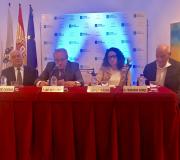 2. Na mesa Ovidio Cadenas presidente de FAGAMA, José Ramón Ónega delegado da Xunta en Madrid, a escritora Ánxela Gracián e Fernando Gómez secretario de FAGAMA.