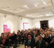 3. Ao acto acudiron destacados profesionais de diversos ámbitos como a comunicación, a empresa, a cultura ou a política.