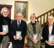 1. De esquerda a dereita, o médico e escritor F. J. Neira, o delegado da Xunta en Madrid José Ramón Ónega, o xornalista Paco Rivera e o tamén xornalista e editor Xulio Xiz.
