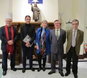 De esda. a dta., o presidente da Asociación de Amigos dos Camiños de Santiago de Madrid, Jorge Martínez-Cava, o geólogo Enrique Álvarez Areces, a profesora Lioba Simon, o coordinador de Actividades da Casa, Ramón Jiménez, e o presidente de honra da Asociación de Amigos dos Camiños de Santiago de Madrid, José Antonio Ortiz.