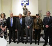 A concelleira de Muxía Ana María Martínez, o delegado da Xunta, José Ramón Ónega, o embaixador de Argentina, Federico Ramón Porta, o alcalde de Ribadeo, Fernando Suárez Barcia, a agregada de Cultura da Embaixada de Cuba, Maricela Fernández,  e o presidente da Asociación de Comerciantes, Industriais, Servizos e Autónomos, Francisco Miguel Iriarte Quintana.