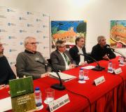 3. Na mesa, co libro en primeiro termo, Miguel Ángel Mendo, Manuel Janeiro, Ramón Jiménez, Ángel Lozano e Moncho Conde-Corbal.