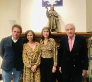 1. De esquerda a dereita, o autor Domingo Villar, a xornalista Susana Santaolalla, a editora Ofelia Grande e o delegado da Xunta José Ramón Ónega.