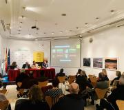 3. A mesa con parte do público que asistiu á presentación de RADIO CAMIÑO DE SANTIAGO na Casa de Galicia.