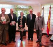 Pousado nas instalacións da Casa. De esquerda a dereita: o psiquiatra y psicanalista Carlos Mingote, o xornalista e escritor Alfonso S. Palomares, a Sra. de Freire, o delegado da Xunta, José Ramón Ónega, e o psiquiatra Bartolomé Freire.