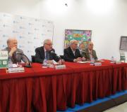 Durante a presentación, de esquerda a dereita, o psiquiatra e autor do libro, Bartolomé Freire, o delegado da Xunta, José Ramón Ónega, o escritor y xornalista Alfonso S. Palomares e o psiquiatra e psicanalista Carlos Mingote.