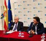 2. O delegado da Xunta en Madrid, José Ramón Ónega e o secretario xeral de Emigración, Antonio R. Miranda, na reunión cos directivos de centros e asociacións galegas en Madrid.