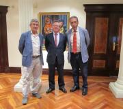 O xornalista e escritor Francisco Rodríguez Pastoria, o coordinador de Actividades da Casa, Ramón Jiménez, e o xornalista e escritor Vicente Araguas.