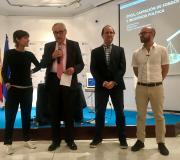 2. De esquerda a dereita, a coordinadora de Programas da Fundación Barrié Greta Fábregas, o delegado da Xunta en Madrid José Ramón Ónega, o director de formación Carlos Cortés e o profesor Luís Carlos Perea.