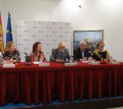 A doutora en Ciencias Sociais Ángeles Sallé, a ex directora xeral da Cidadanía Española no Exterior Pilar Pin, o delegado da Xunta, José Ramón Ónega, o xornalista e escritor Alfonso S. Palomares e a xornalista e política, autora da novela, María Xosé Porteiro, durante a presentación.