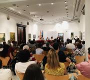 3. Máis de medio centenar de persoas acudiron á presentación do libro de Laura Orens.