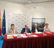 1. De esquerda a dereita, F. Javier Saguar, secretario xeral; Julio Lage, presidente; Gaspar de Vicente, tesoureiro e Isabel Nogueira, directora.